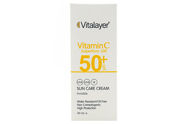 کرم ضد آفتاب بی رنگ SPF50 حاوی ویتامین C ویتالیر